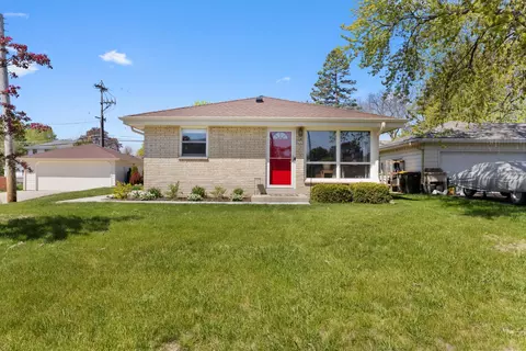 4249 N 99th, Wauwatosa, WI 53222