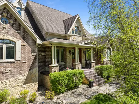 1521 Geneva Clb #18-05, Geneva, WI 53147