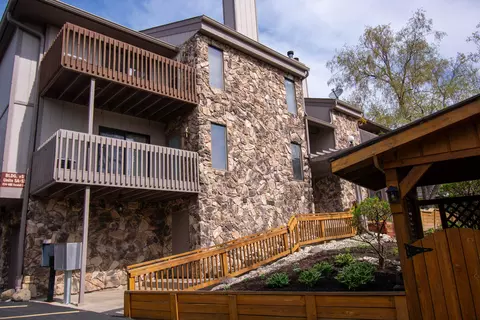 848 Kendall #5H, Lake Geneva, WI 53147