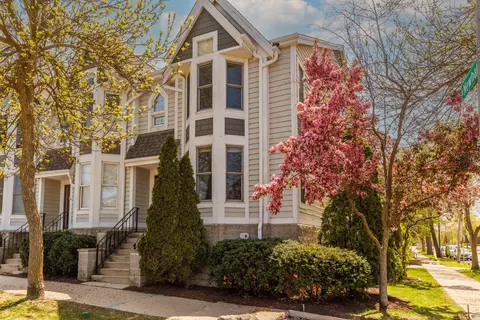 1603 E Park, Milwaukee, WI 53211