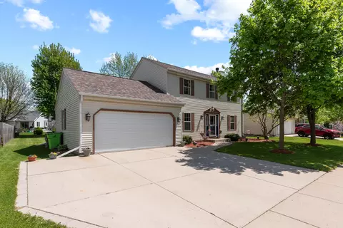 1416 Park Knl, Hartford, WI 53027