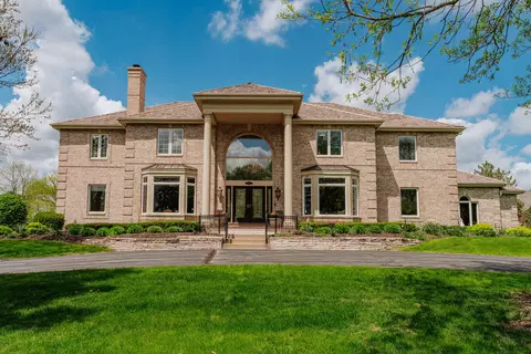 20910 Bradford, Brookfield, WI 53045