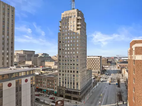 606 W Wisconsin #405, Milwaukee, WI 53203