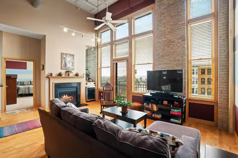 1325 N Van Buren #308, Milwaukee, WI 53202