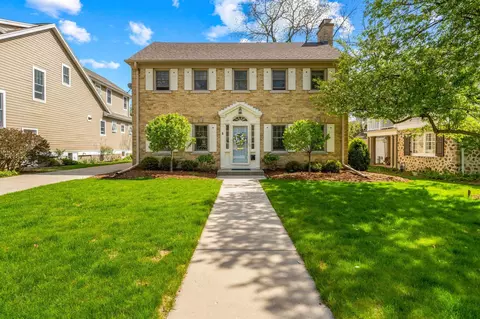 607 E Day, Whitefish Bay, WI 53217