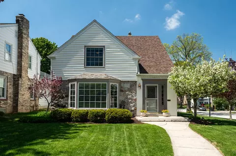 2577 N 89th, Wauwatosa, WI 53226