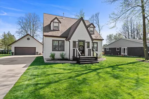 1121 W Bell, Howards Grove, WI 53083