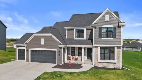 728 Prairie Hl, Mukwonago, WI 53149
