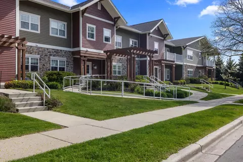 w55n178 Mckinley #102, Cedarburg, WI 53012