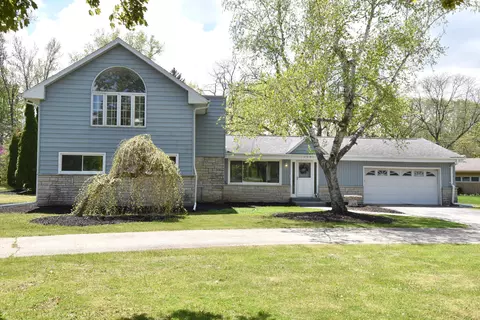 12001 Parkview, Hales Corners, WI 53130