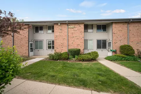 1440 Big Bnd #G, Waukesha, WI 53189
