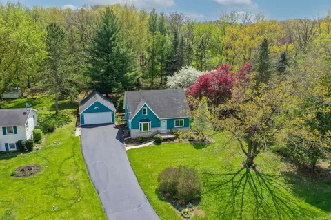 n7008 Oakwood Road, Richmond, WI 53190