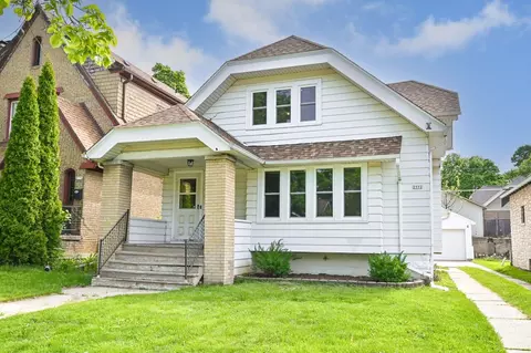 2372 N 63rd #2374, Wauwatosa, WI 53213