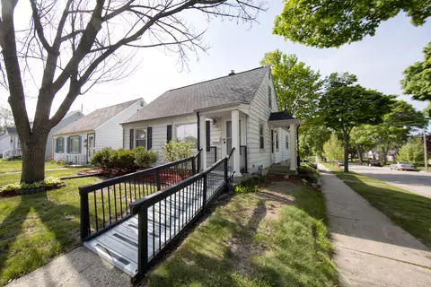 6133 W Arthur, West Allis, WI 53219