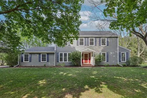 452 Bron Derw, Wales, WI 53183