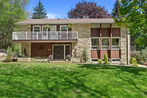 2364 N 117th, Wauwatosa, WI 53226