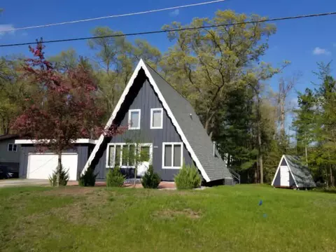 N6658 E Chic-a-watha, Wescott, WI 54166
