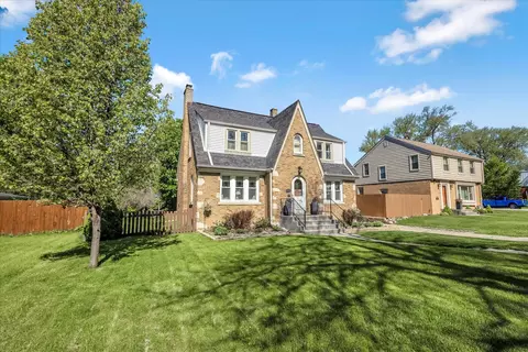 202 Lake, South Milwaukee, WI 53172
