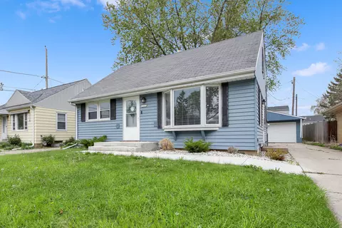 11056 W Mount Vernon, Wauwatosa, WI 53226