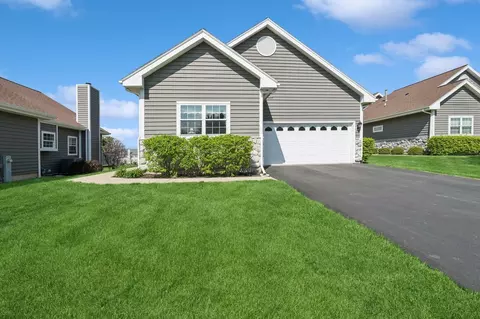 1885 Golfview #35-17, Geneva, WI 53147