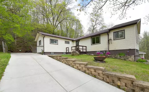 1437 Lake, Hubertus, WI 53033