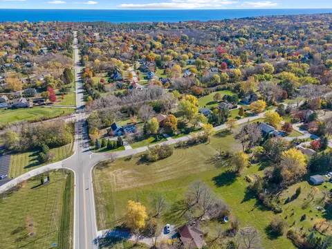 Lt10 W Donges Bay, Mequon, WI 53092
