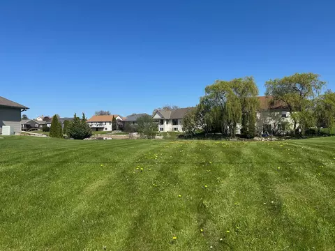 7905 N Tichigan, Waterford, WI 53185