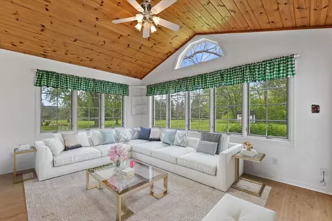 s67w32842 Westgate, Mukwonago, WI 53149