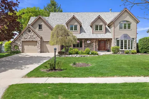3028 Kisdon Hl, Waukesha, WI 53188