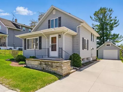 127 Lincoln, Valders, WI 54245