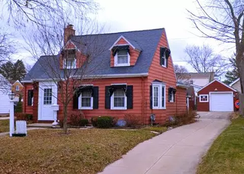 2424 S 77th, West Allis, WI 53219