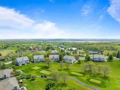 710 Geneva National #6-23, Geneva, WI 53147