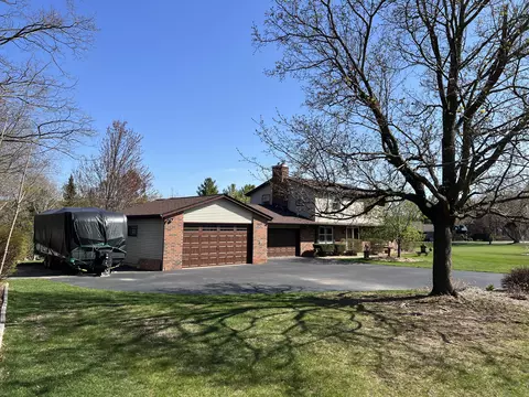 w248s6650 Diane, Waukesha, WI 53189