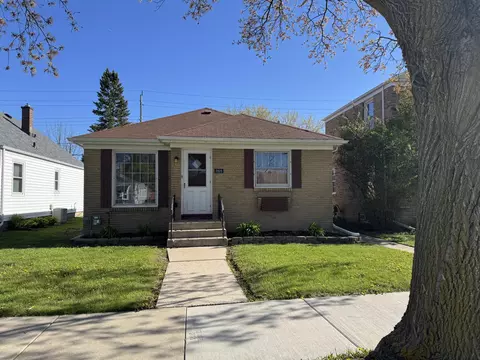 2825 Dwight, Racine, WI 53403
