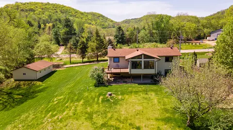 4600 County Road 6, La Crescent, MN 55947