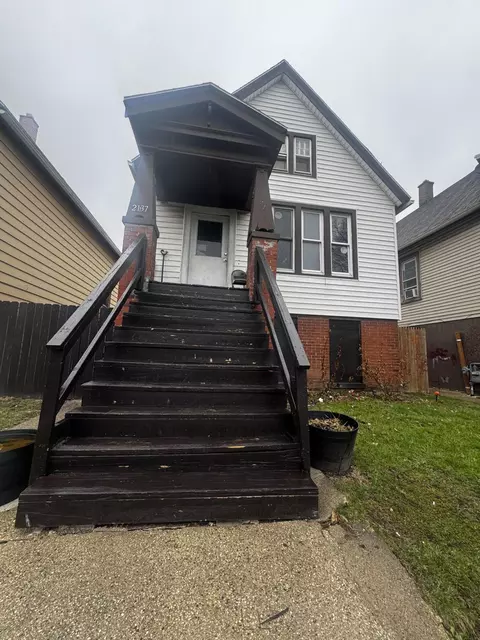 2137 S 16th #-A, Milwaukee, WI 53215