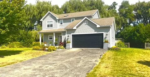 33 W Sedgemeadow, Elkhorn, WI 53121