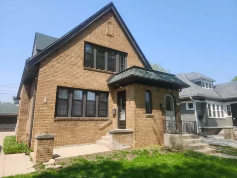 2533 N 72nd #2535, Wauwatosa, WI 53213
