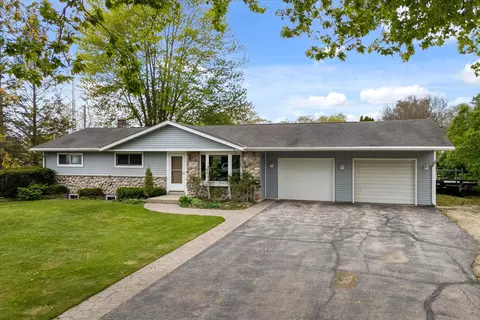 137 Edmaro, Fredonia, WI 53021