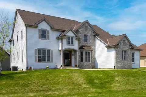 10930 W Meadowcreek, Milwaukee, WI 53224