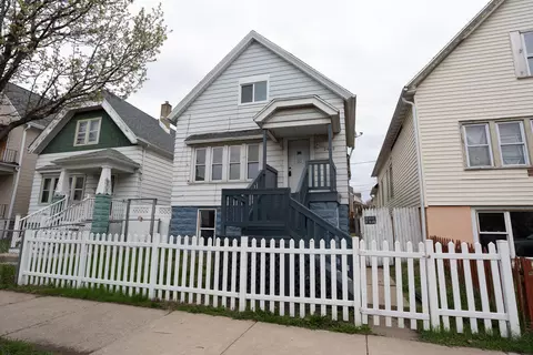 2462 S 9th, Milwaukee, WI 53215