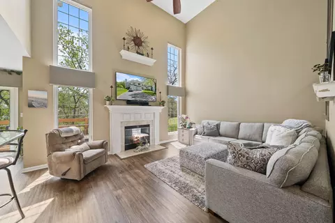 1665 Woodland #12-50, Geneva, WI 53147