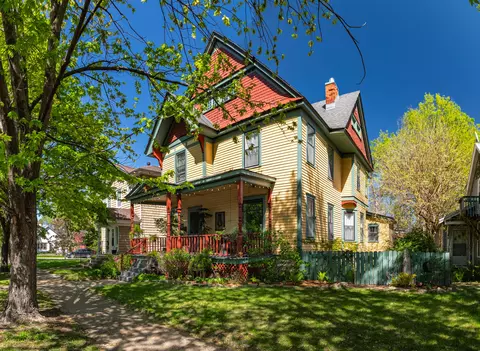 207 9th, La Crosse, WI 54601