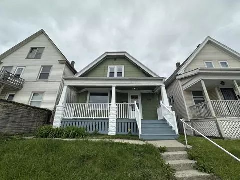 3355 N Holton #3355A, Milwaukee, WI 53212