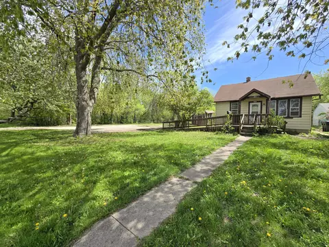4406 S Nicholson, Saint Francis, WI 53235