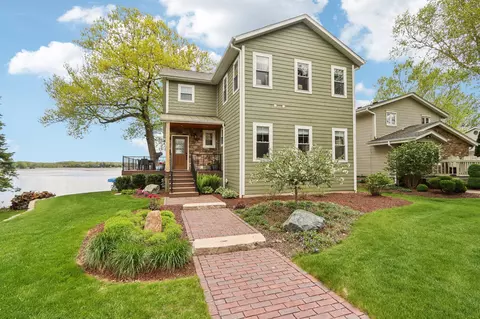 6417 N Tichigan, Waterford, WI 53185