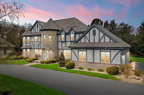117 Lamplighter, Wind Point, WI 53402