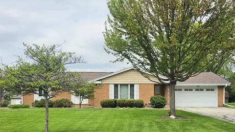 18520 San Fernando, Brookfield, WI 53045
