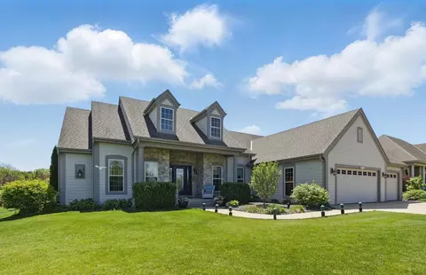 4339 W Forest Hl, Franklin, WI 53132