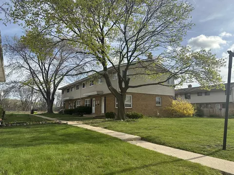 8556 W Villard, Milwaukee, WI 53225